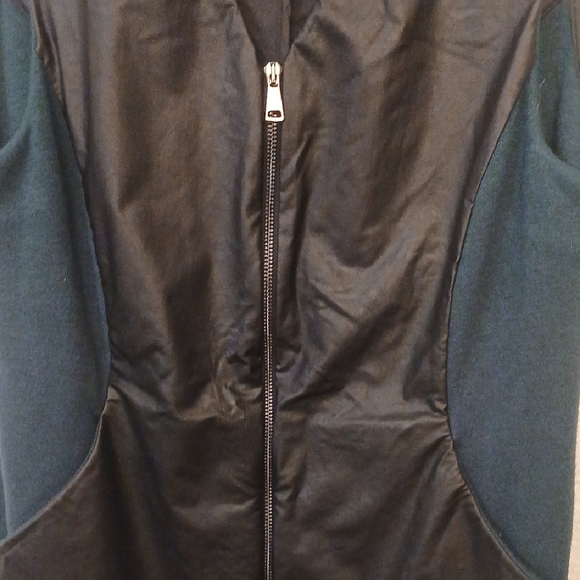 A.L.C. Black and Navy Sleeveless Vest - Picture 6 of 7